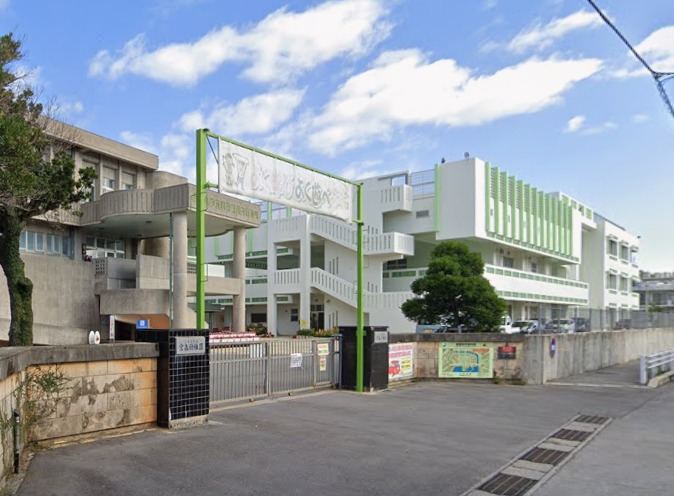 うるま市立宮森小学校