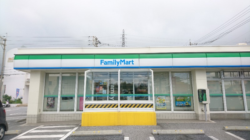 ファミリーマート沖縄ももやま通り店