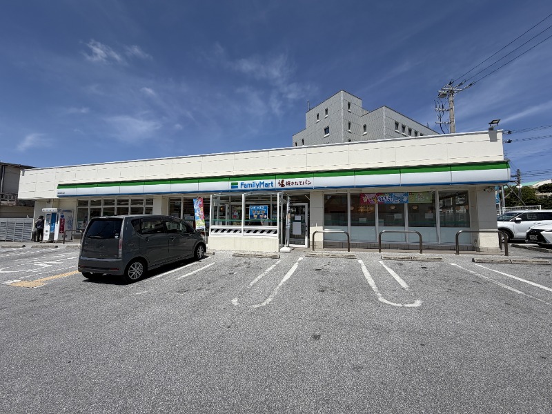ファミリーマート 浦添高校前店