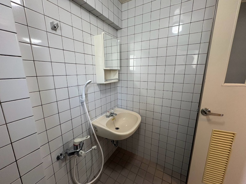 反転タイプ、別部屋の写真となります。