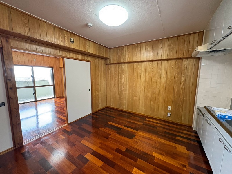 反転タイプ、別部屋の写真となります。