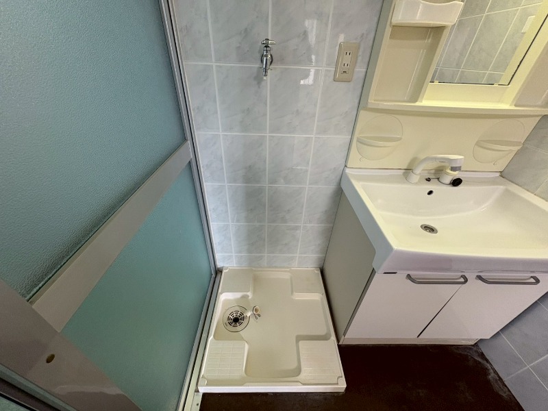 別部屋の反転タイプ写真となります。