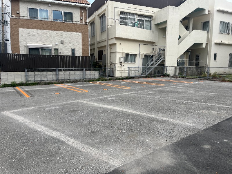 離れ駐車所