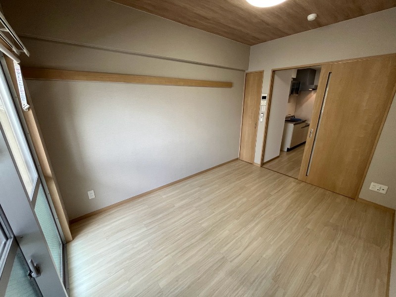 203号室