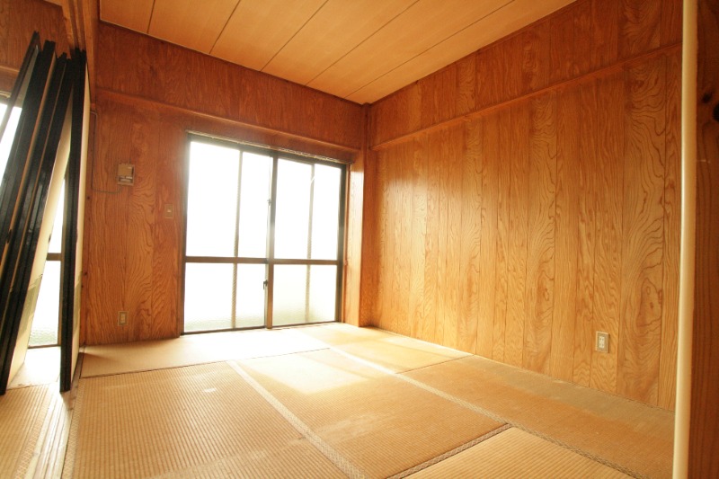反転タイプの部屋写真となります。