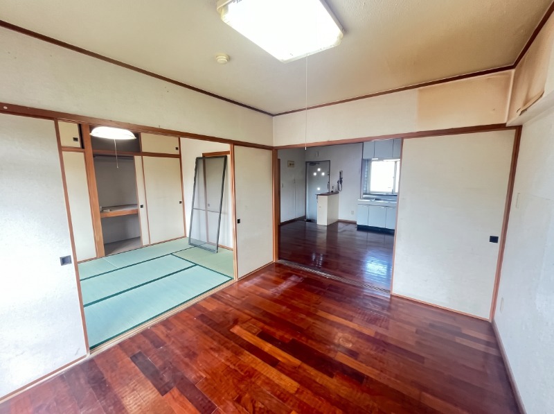 反転タイプ、別部屋の参考写真となります。
